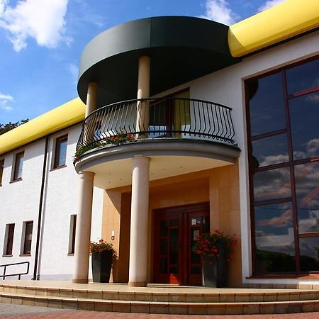 אוסטרוב וילקופולסקי Hotel Malwa מראה חיצוני תמונה