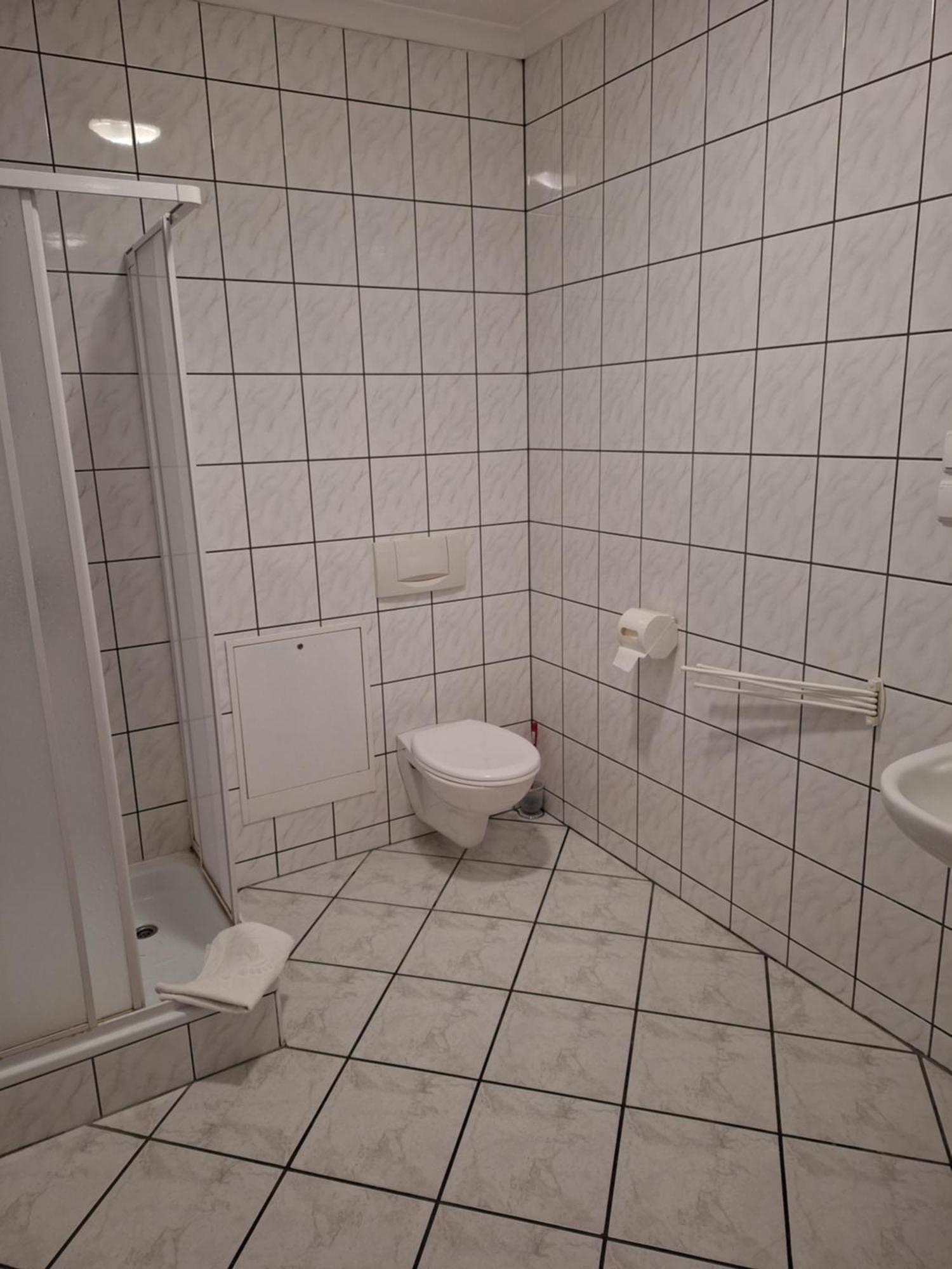 אוסטרוב וילקופולסקי Hotel Malwa מראה חיצוני תמונה