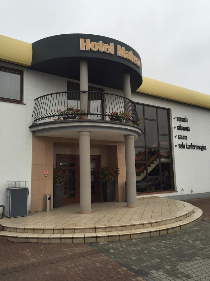 אוסטרוב וילקופולסקי Hotel Malwa מראה חיצוני תמונה