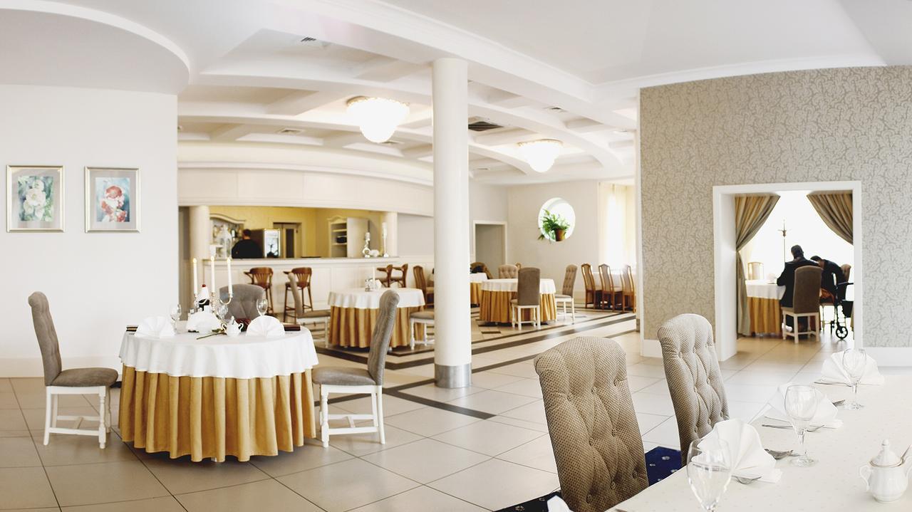 אוסטרוב וילקופולסקי Hotel Malwa מראה חיצוני תמונה