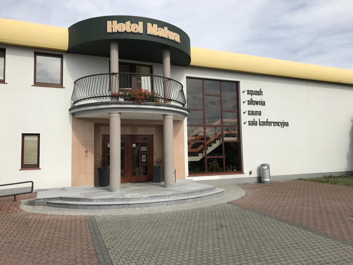 אוסטרוב וילקופולסקי Hotel Malwa מראה חיצוני תמונה