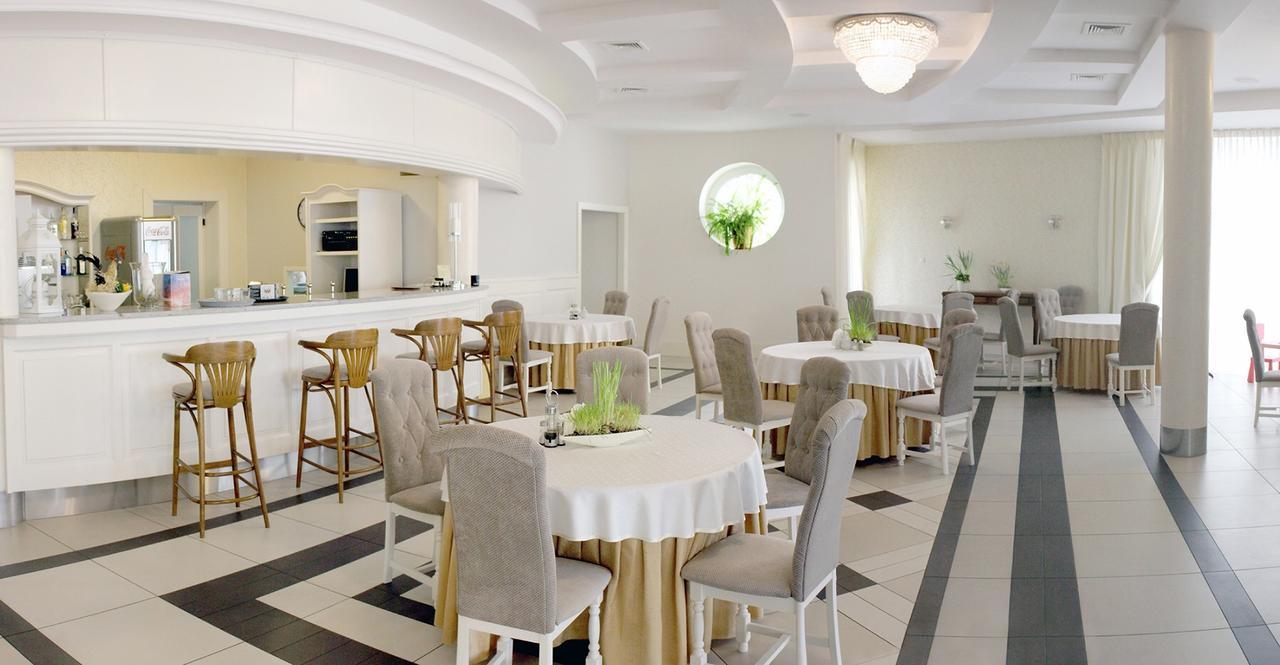 אוסטרוב וילקופולסקי Hotel Malwa מראה חיצוני תמונה